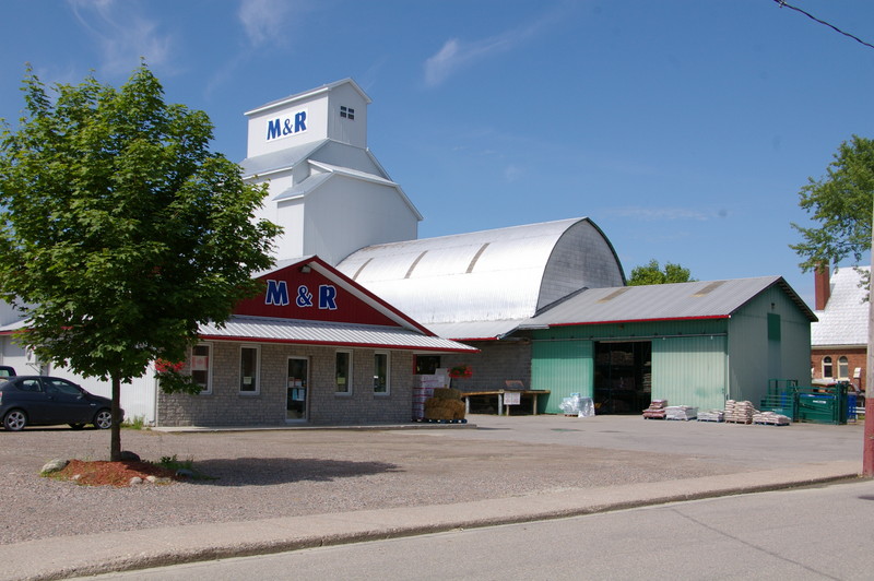 Shawville Location M & R Feeds and Farm Supplies