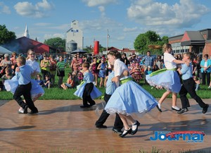 Squaredancing in Shawville